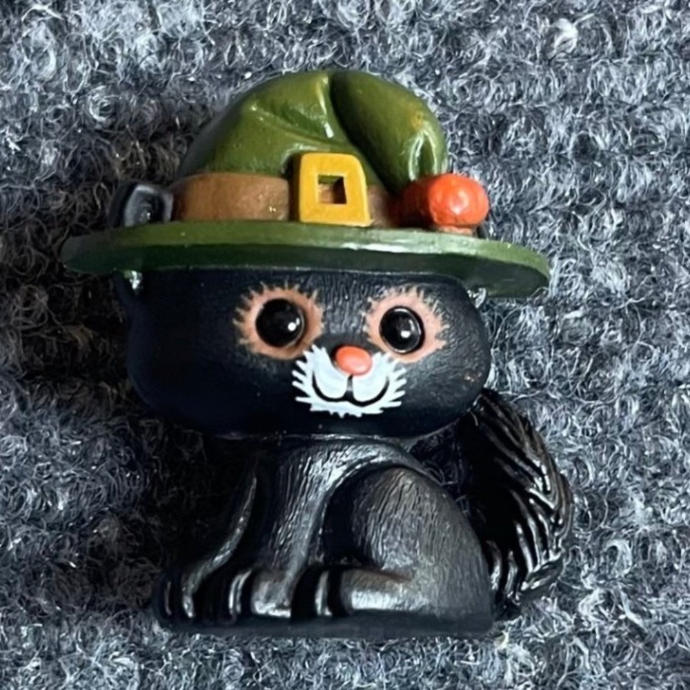 Vintage Hallmark Halloween Black Cat Witch Hat Pumpkin Lapel Pin Brooch